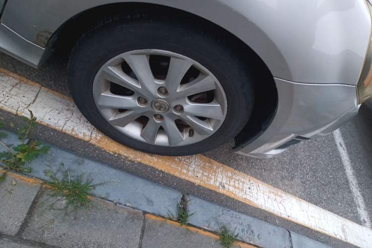Used BAIC E Series 2012 Hatchback 1.5L Manual Leshang Version Right Front Wheel Hub