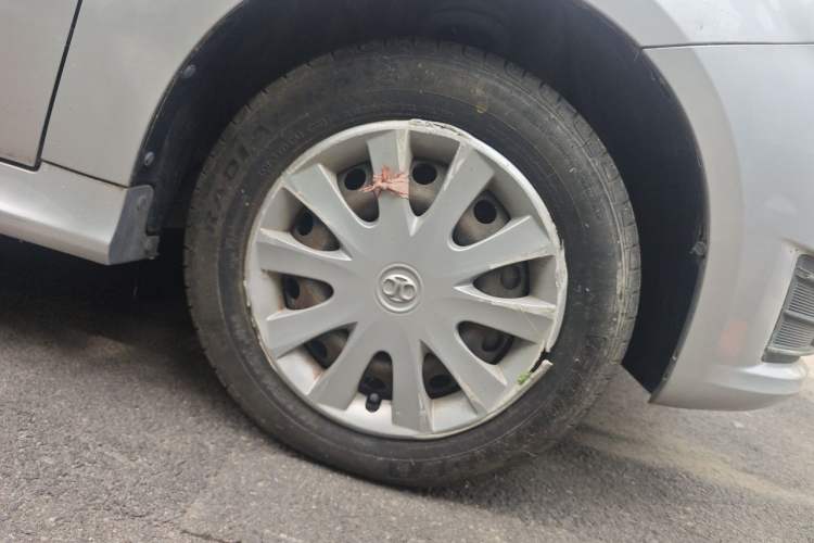 Used BAIC E Series 2012 Hatchback 1.3L Manual Liking Edition Right Front Wheel Hub