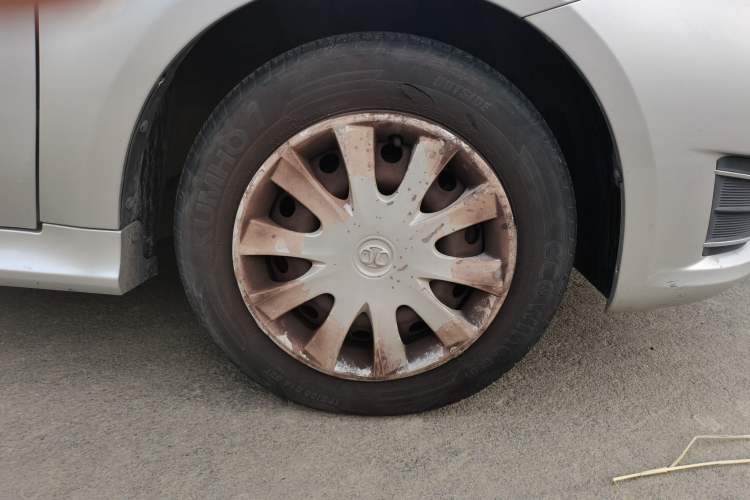 Used BAIC E Series 2012 Hatchback 1.3L Manual Liking Edition Right Front Wheel Hub