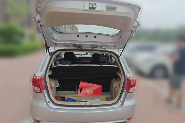 Used BAIC E Series 2012 Hatchback 1.3L Manual Liking Edition Trunk