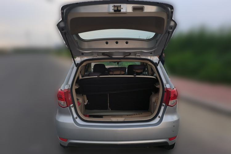 Used BAIC E Series 2012 Hatchback 1.3L Manual Liking Edition Trunk