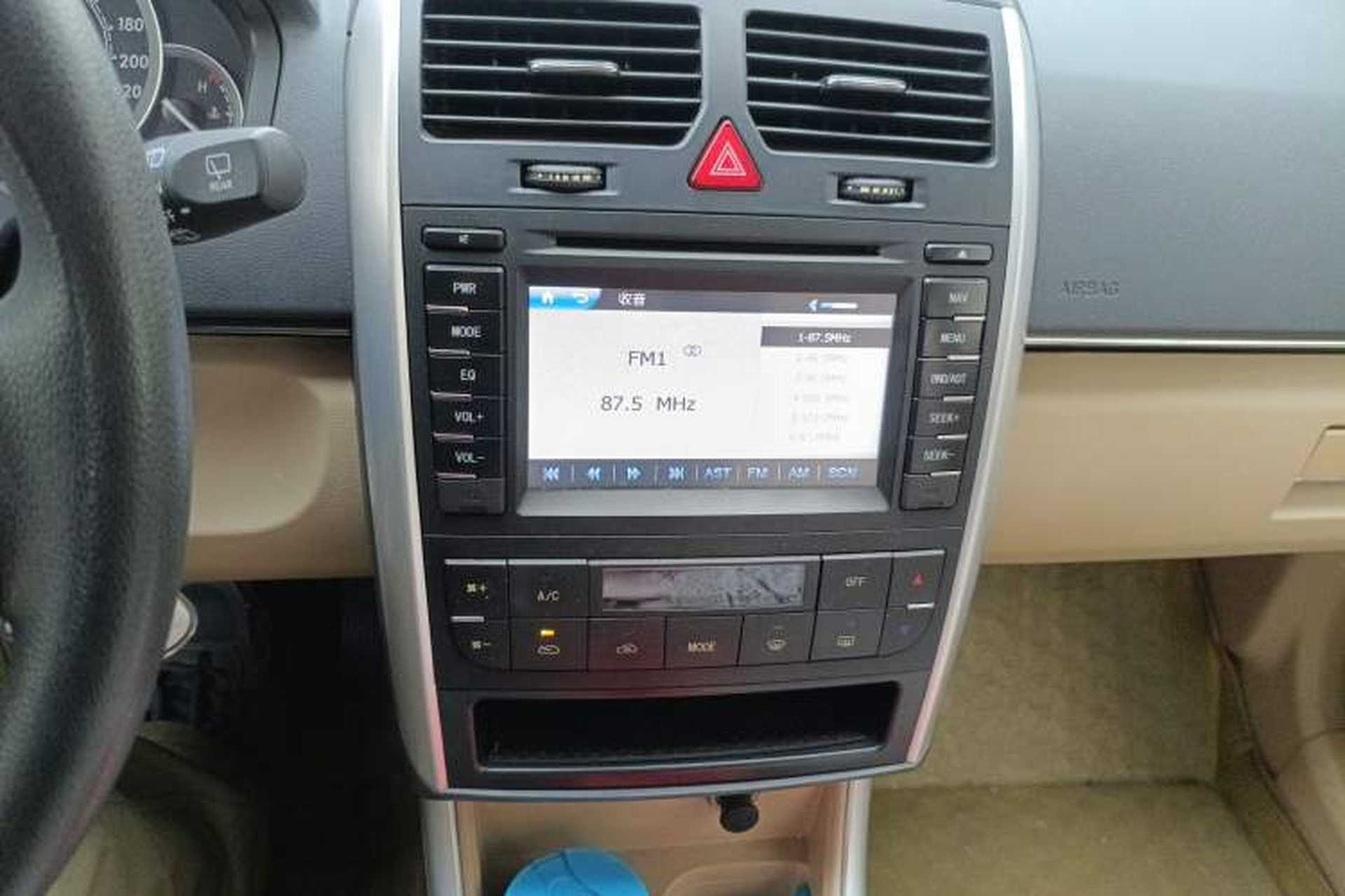 Used BAIC E Series 2012 Hatchback 1.5L Manual Leshang Version Audio And AC Panel