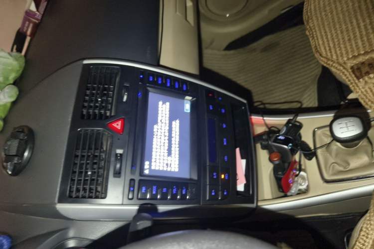 Used BAIC E Series 2012 Hatchback 1.5L Manual Leshang Version Audio And AC Panel