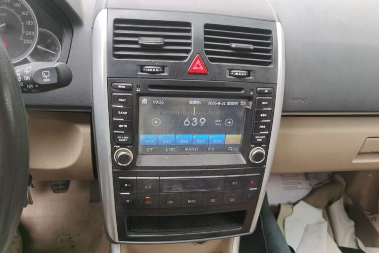 Used BAIC E Series 2012 Hatchback 1.3L Manual Liking Edition Audio And AC Panel