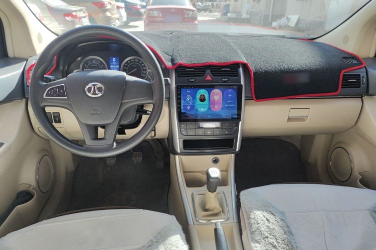 Used BAIC E Series 2012 Hatchback 1.5L Manual Leshang Version Center Console