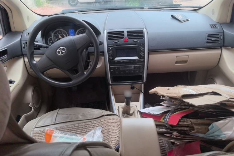 Used BAIC E Series 2012 Hatchback 1.3L Manual Liking Edition Center Console