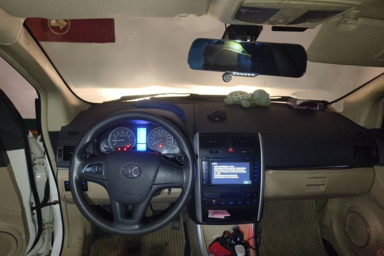 Used BAIC E Series 2012 Hatchback 1.5L Manual Leshang Version Center Console