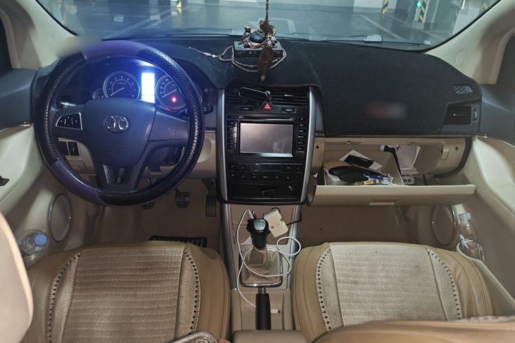 Used BAIC E Series 2012 Hatchback 1.5L Manual Leshang Version Center Console