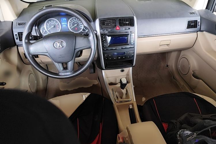 Used BAIC E Series 2012 Hatchback 1.3L Manual Liking Edition Center Console