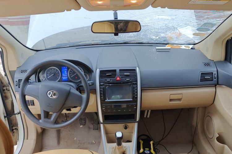 Used BAIC E Series 2012 Hatchback 1.3L Manual Liking Edition Center Console