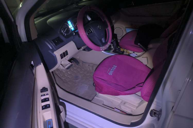 Used BAIC E Series 2012 Hatchback 1.5L Automatic Leshang Version Driver Seat
