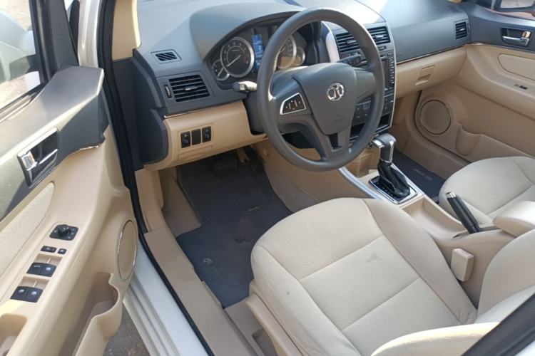 Used BAIC E Series 2012 Hatchback 1.5L Automatic Leshang Version Driver Seat