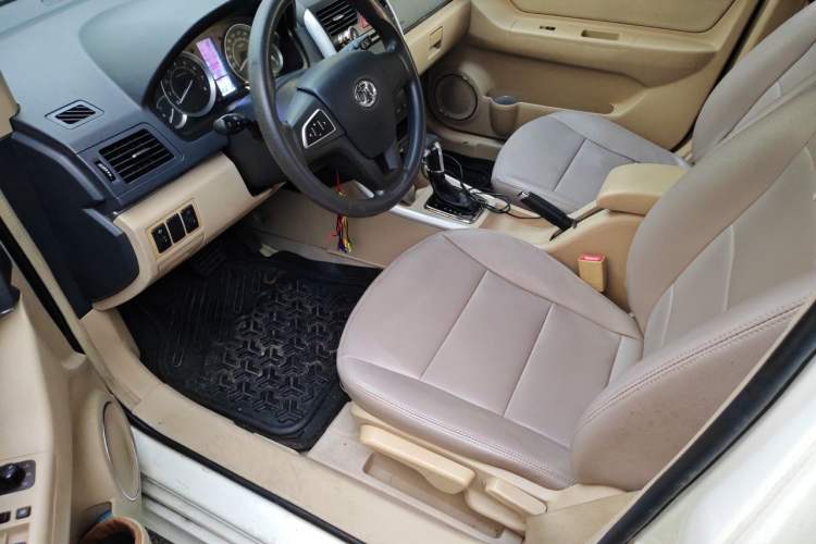 Used BAIC E Series 2012 Hatchback 1.5L Automatic Enjoyment Version Driver Seat