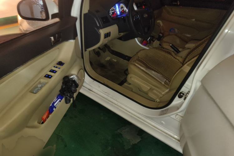 Used BAIC E Series 2012 Hatchback 1.5L Manual Leshang Version Driver Seat