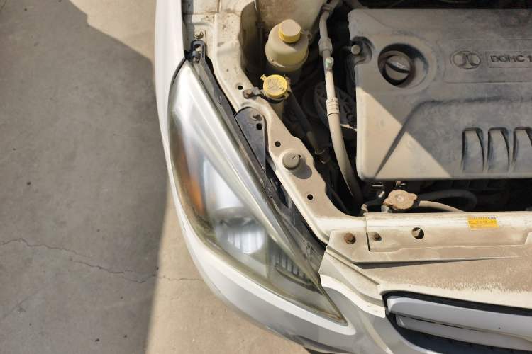 Used BAIC E Series 2012 Hatchback 1.5L Automatic Leshang Version Engine Bay Right