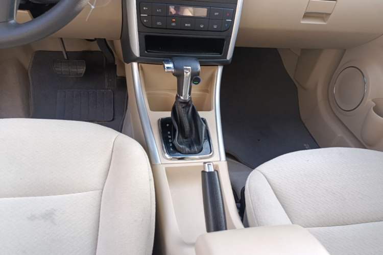 Used BAIC E Series 2012 Hatchback 1.5L Automatic Leshang Version Gear Lever