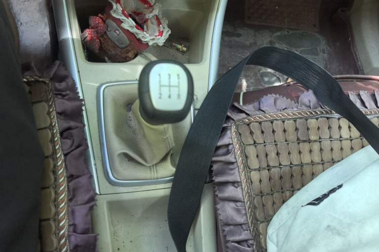 Used BAIC E Series 2012 Hatchback 1.3L Manual Liking Edition Gear Lever