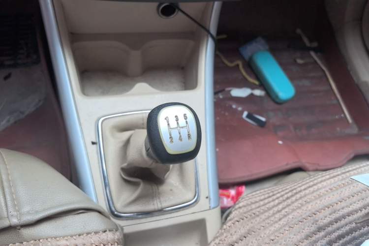 Used BAIC E Series 2012 Hatchback 1.3L Manual Liking Edition Gear Lever