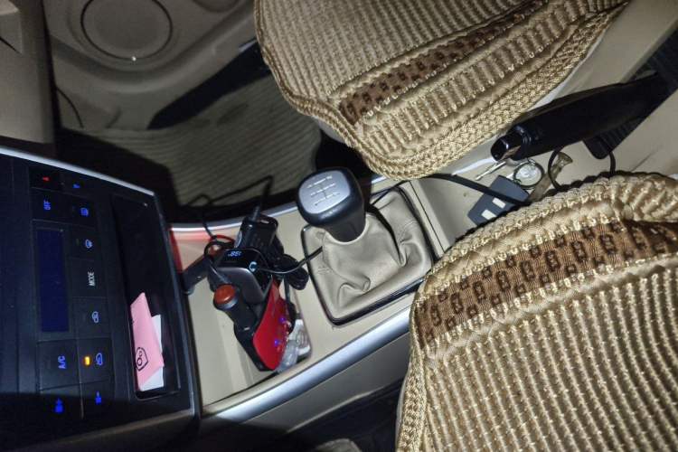 Used BAIC E Series 2012 Hatchback 1.5L Manual Leshang Version Gear Lever