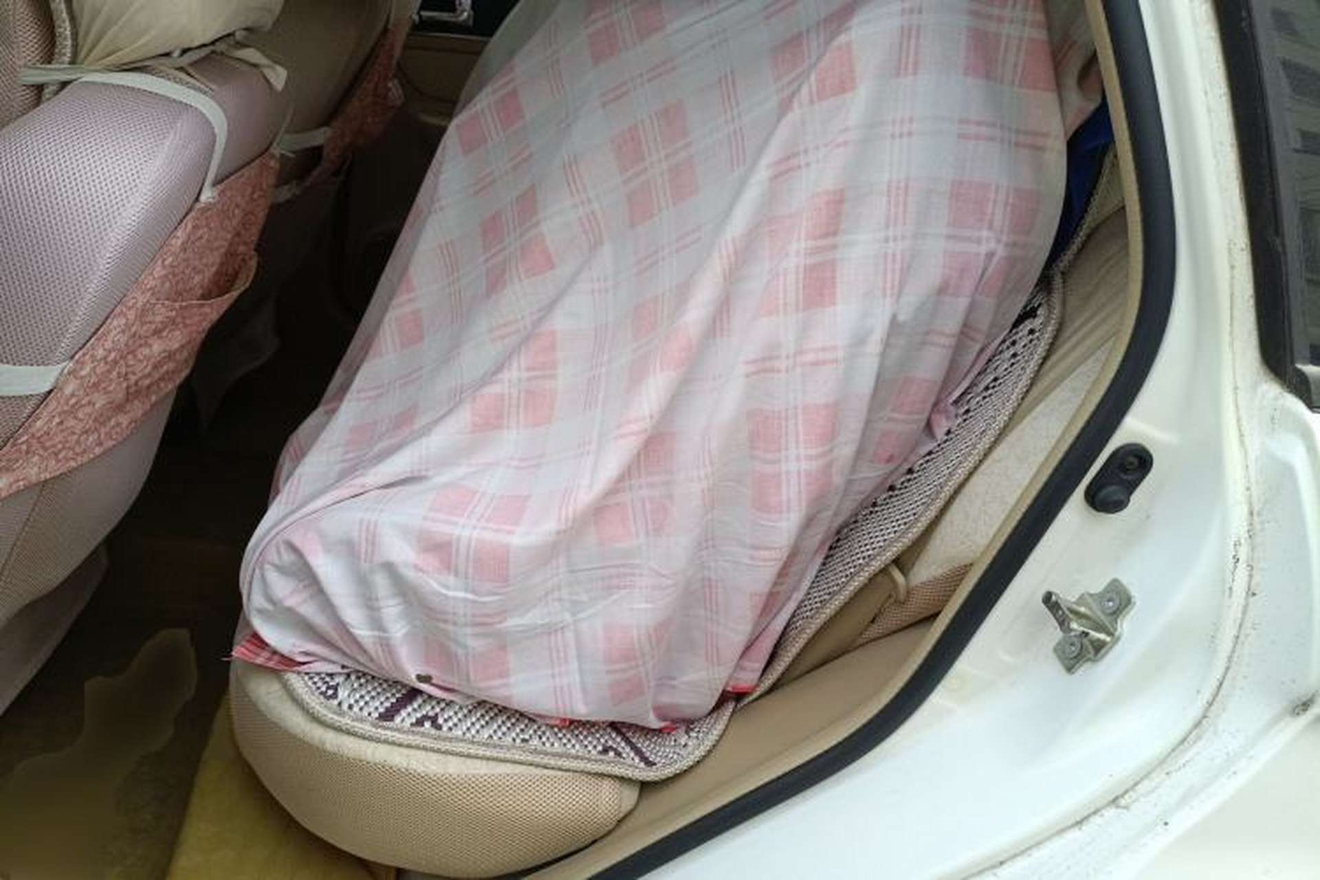 Used BAIC E Series 2012 Hatchback 1.5L Manual Leshang Version Left Rear Seat