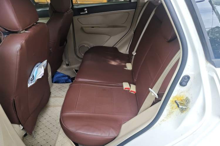Used BAIC E Series 2012 Hatchback 1.5L Automatic Leshang Version Left Rear Seat