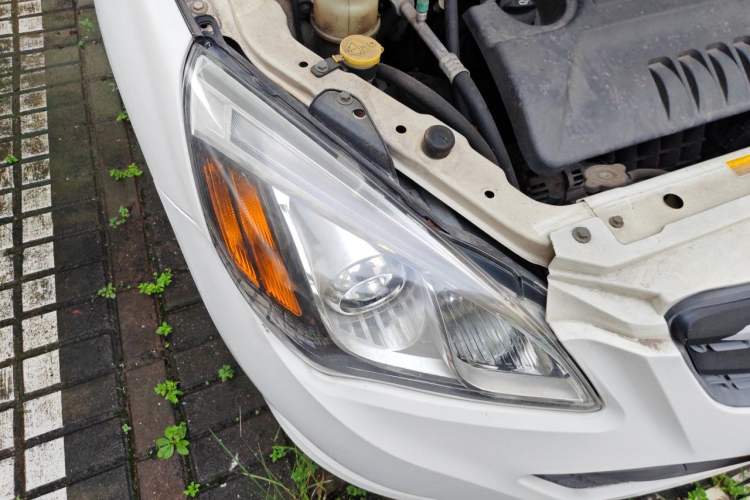 Used BAIC E Series 2012 Hatchback 1.5L Automatic Enjoyment Version Right Front Headlight