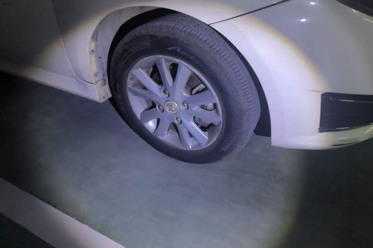 Used BAIC E Series 2012 Hatchback 1.5L Automatic Leshang Version Right Front Wheel Hub