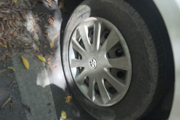 Used BAIC E Series 2012 Hatchback 1.3L Manual Liking Edition Right Front Wheel Hub