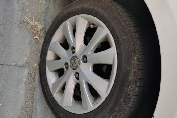 Used BAIC E Series 2012 Hatchback 1.5L Automatic Leshang Version Right Front Wheel Hub