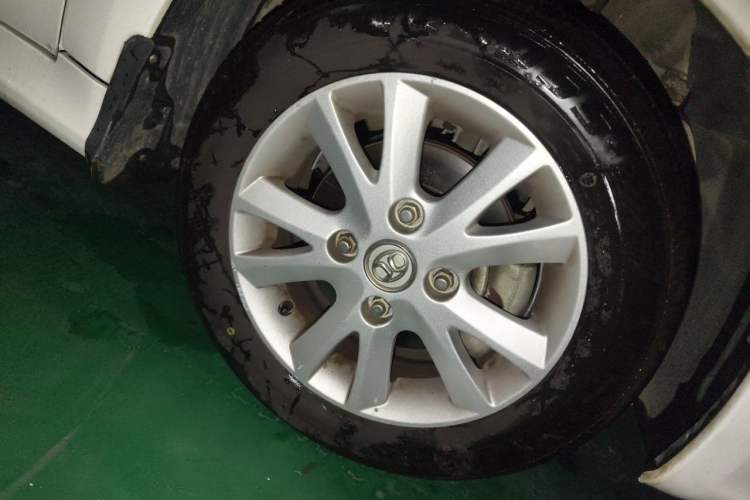 Used BAIC E Series 2012 Hatchback 1.5L Manual Leshang Version Right Front Wheel Hub