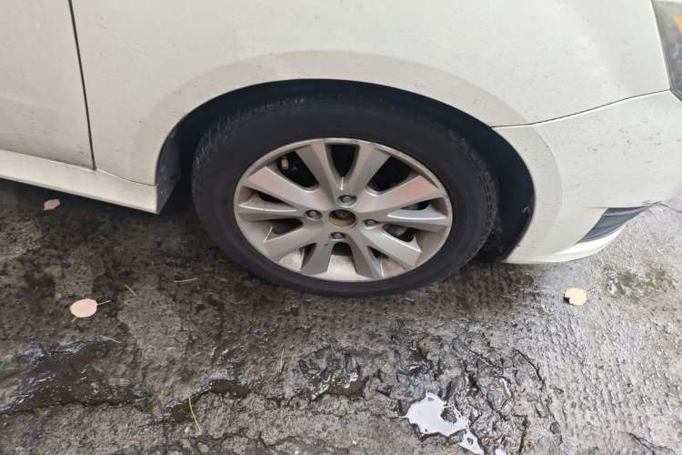 Used BAIC E Series 2012 Hatchback 1.5L Automatic Leshang Version Right Front Wheel Hub