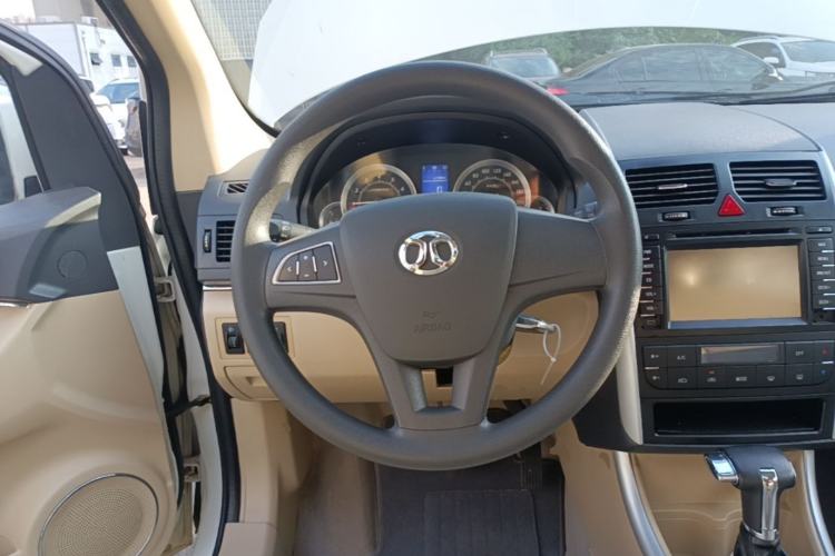 Used BAIC E Series 2012 Hatchback 1.5L Automatic Leshang Version Steering Wheel