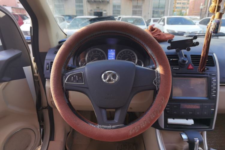 Used BAIC E Series 2012 Hatchback 1.5L Automatic Leshang Version Steering Wheel
