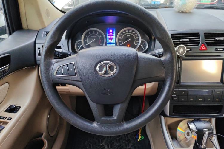 Used BAIC E Series 2012 Hatchback 1.5L Automatic Enjoyment Version Steering Wheel