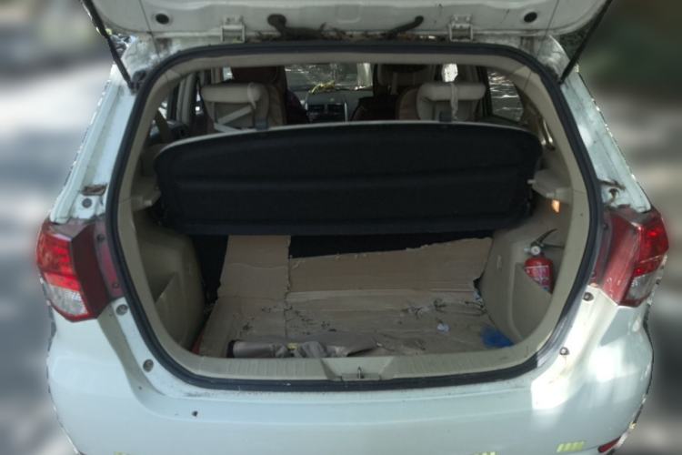 Used BAIC E Series 2012 Hatchback 1.3L Manual Liking Edition Trunk
