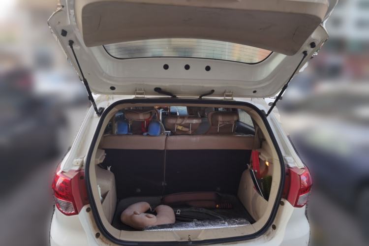 Used BAIC E Series 2012 Hatchback 1.5L Automatic Leshang Version Trunk