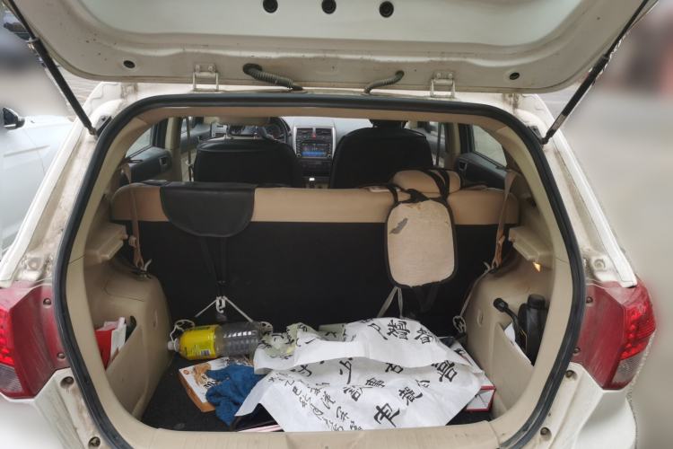 Used BAIC E Series 2012 Hatchback 1.3L Manual Liking Edition Trunk
