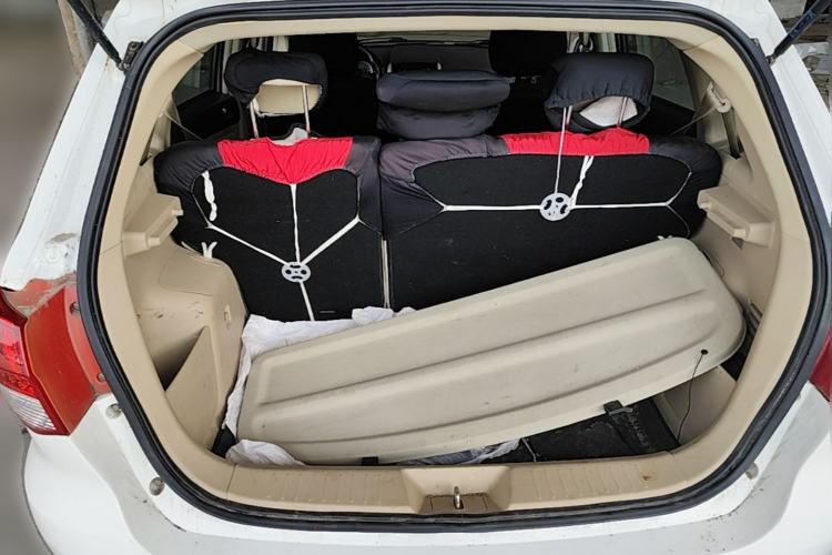Used BAIC E Series 2012 Hatchback 1.3L Manual Liking Edition Trunk