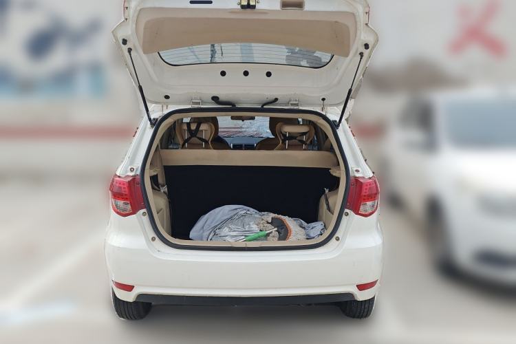 Used BAIC E Series 2012 Hatchback 1.3L Manual Liking Edition Trunk