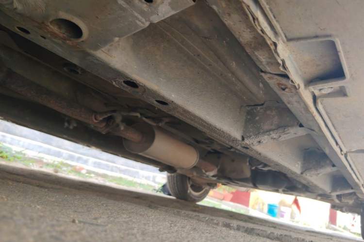 Used BAIC E Series 2012 Hatchback 1.5L Manual Leshang Version Chassis Front Left