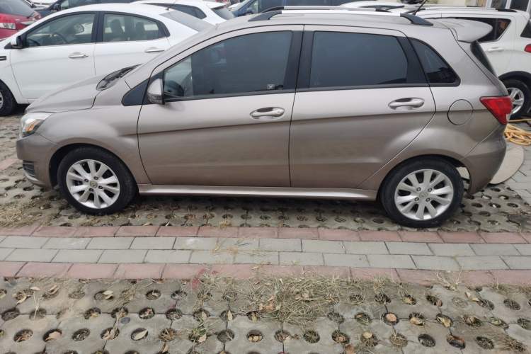 Used BAIC E Series 2012 Hatchback 1.5L Automatic Leshang Version Exterior 4