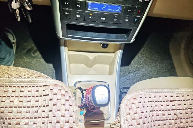 Used BAIC E Series 2012 Hatchback 1.5L Manual Leshang Version Gear Lever