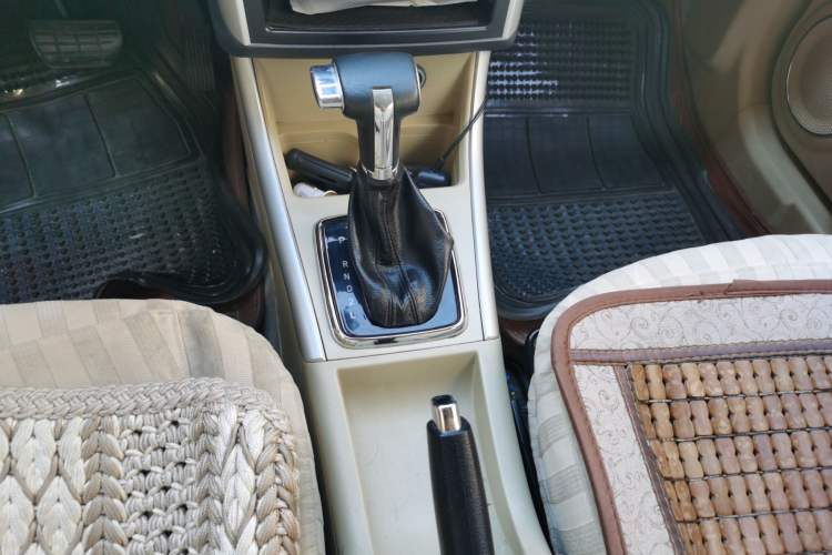 Used BAIC E Series 2012 Hatchback 1.5L Automatic Leshang Version Gear Lever