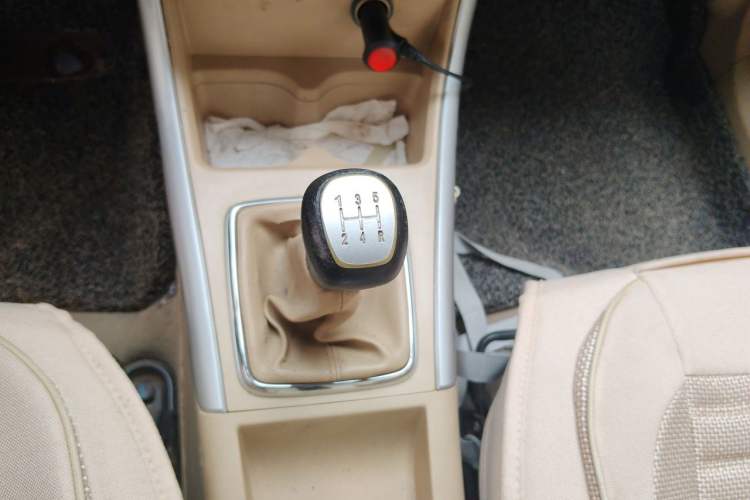 Used BAIC E Series 2012 Hatchback 1.5L Manual Leshang Version Gear Lever