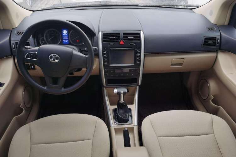 Used BAIC E Series 2012 Hatchback 1.5L Automatic Leshang Version Interior 3