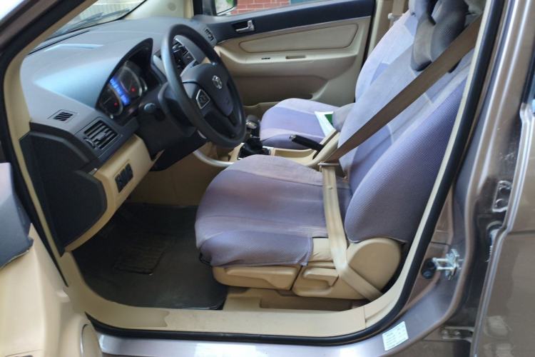 Used BAIC E Series 2012 Hatchback 1.5L Automatic Leshang Version Left Front Seat