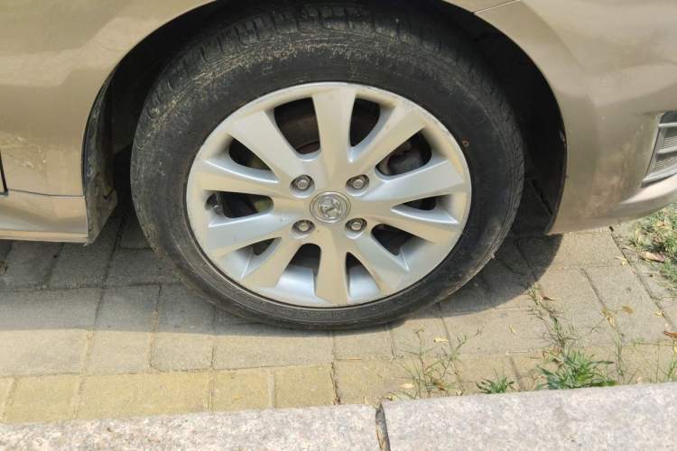 Used BAIC E Series 2012 Hatchback 1.5L Manual Leshang Version Right Front Wheel Hub