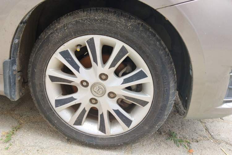 Used BAIC E Series 2012 Hatchback 1.5L Manual Leshang Version Right Front Wheel Hub