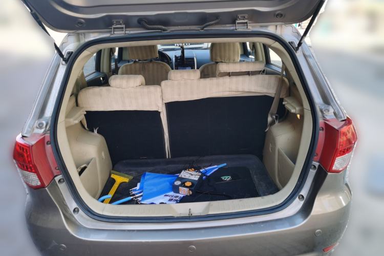 Used BAIC E Series 2012 Hatchback 1.5L Automatic Leshang Version Trunk