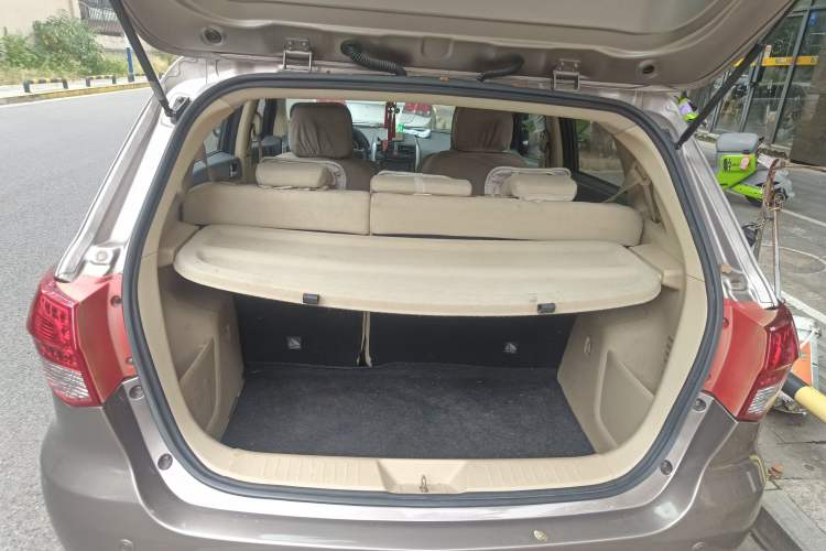 Used BAIC E Series 2012 Hatchback 1.5L Automatic Leshang Version Trunk
